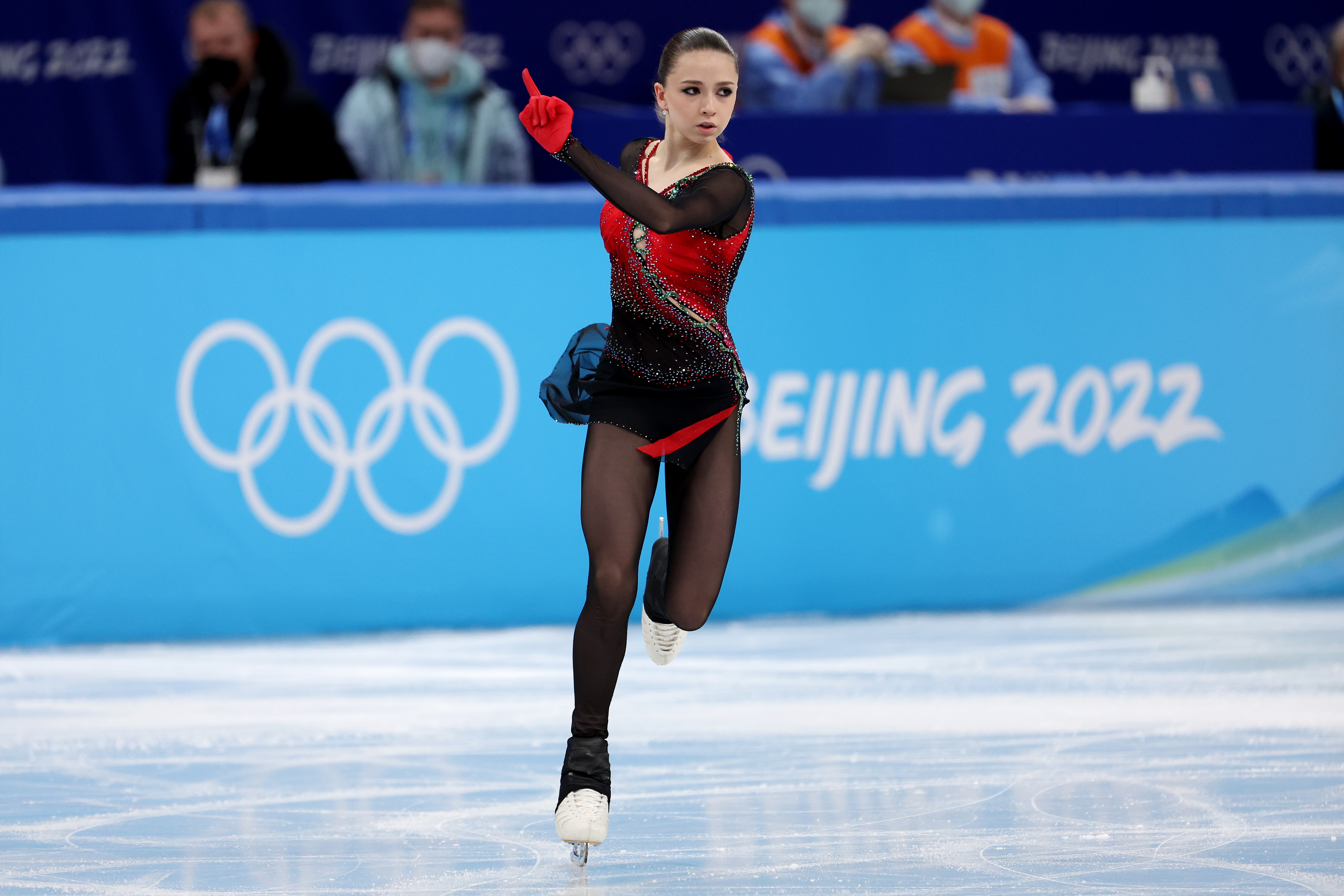 Фигурное катание россия женщины результат. Камила Валиева Пекин 2022. Камила Валиева фигурное катание 2022.