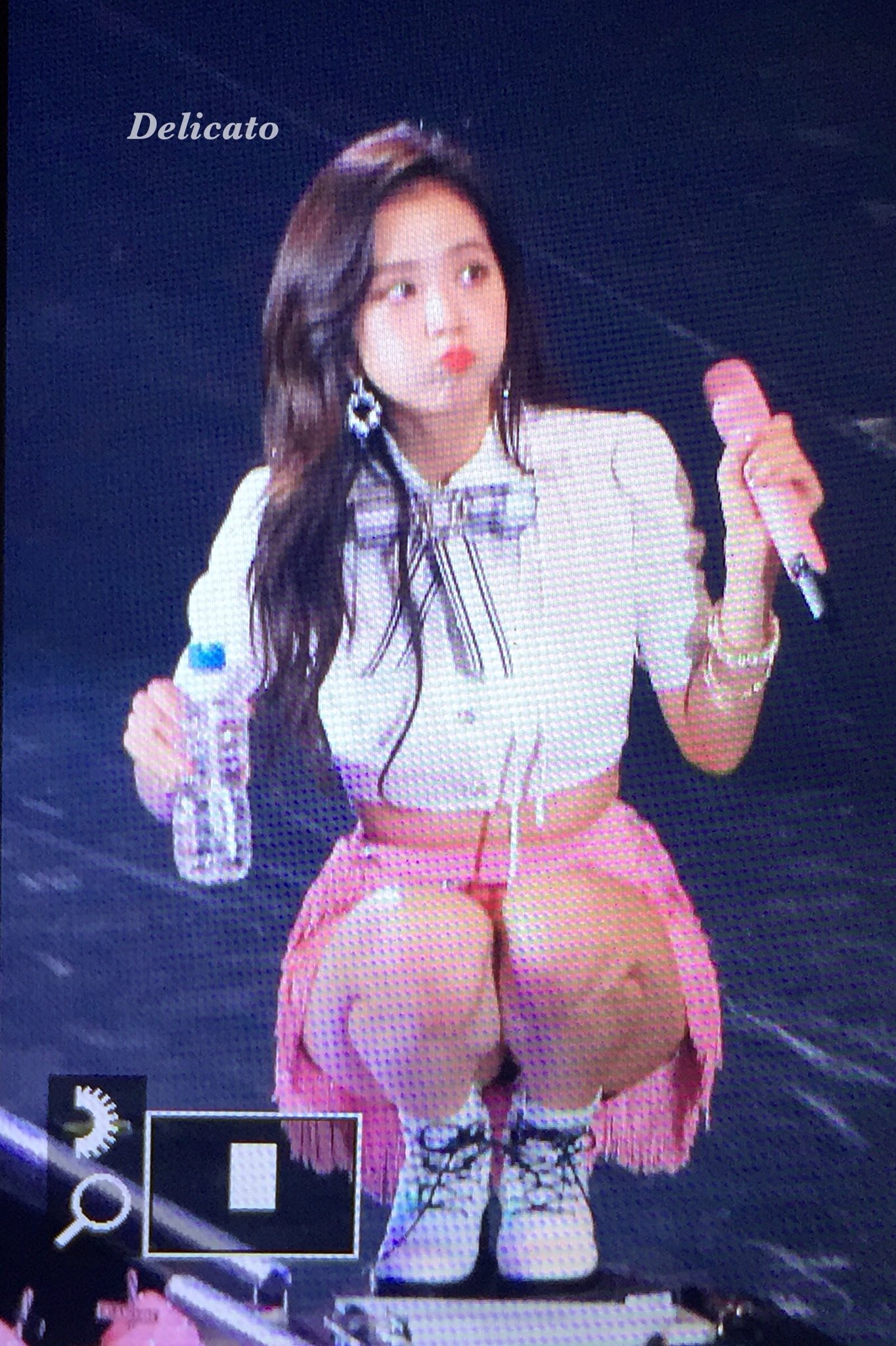 Jennie blackpink nipple slip